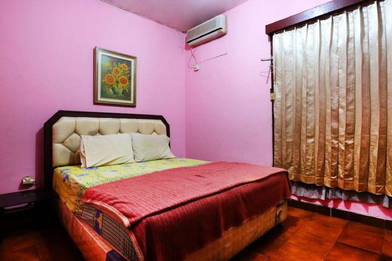 OYO 2256 Danysa Guesthouse Syariah Jakarta Bagian luar foto