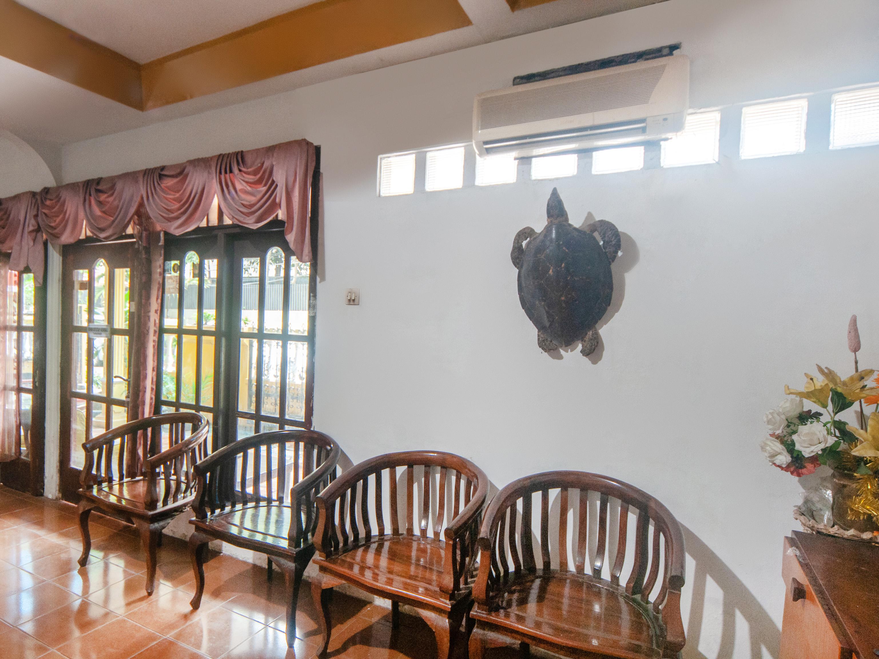OYO 2256 Danysa Guesthouse Syariah Jakarta Bagian luar foto
