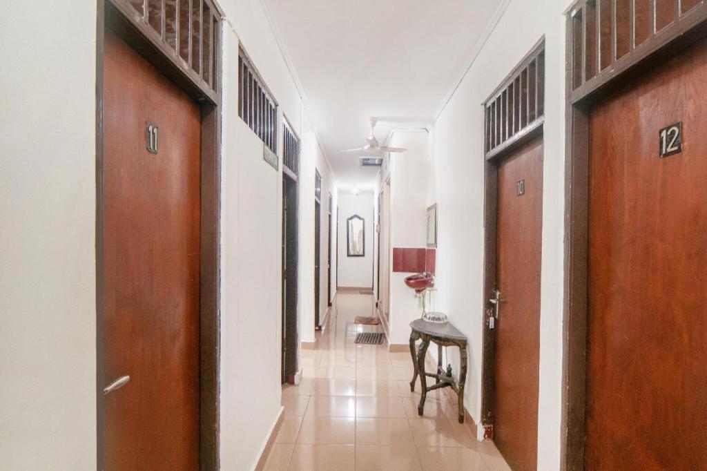 OYO 2256 Danysa Guesthouse Syariah Jakarta Bagian luar foto