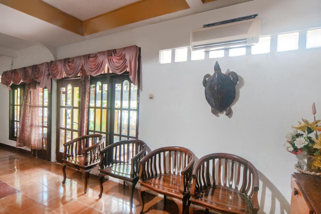 OYO 2256 Danysa Guesthouse Syariah Jakarta Bagian luar foto